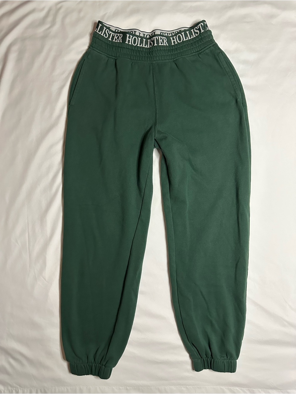 Hollister Co. green sweatpants with elastic waistband and drawstring